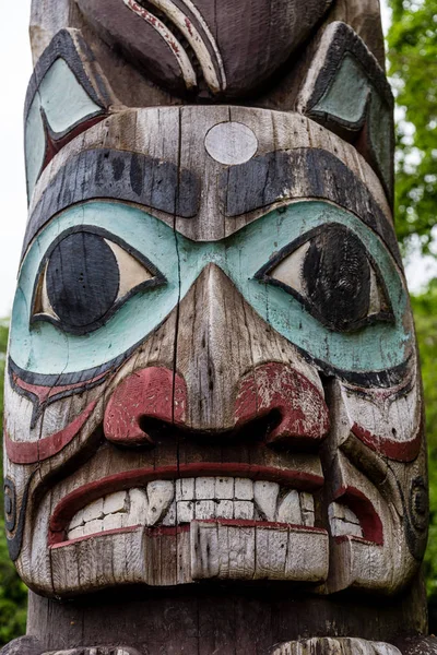 Fearsome Totem Face — Stock Photo, Image