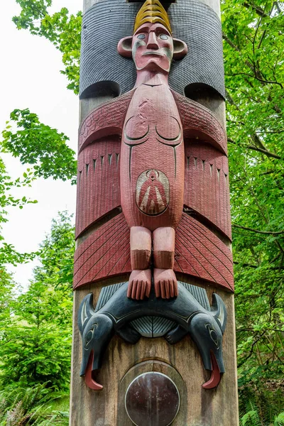 Colorful Totem Pole Details — Stock Photo, Image