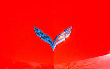 Kırmızı Corvette logosuna