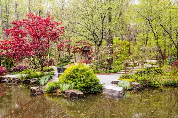 Friedliche Lage im japanischen Garten — Stockfoto