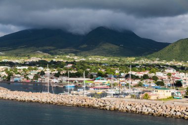 Korumalı liman St Kitts üzerinde