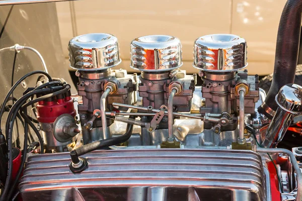 Krom detaylar motoru