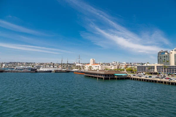 Yelkenli deniz ürünleri Restoran tarafından