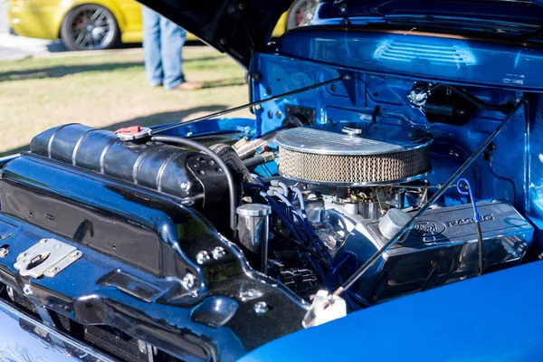 Motor em Blue Ford — Fotografia de Stock
