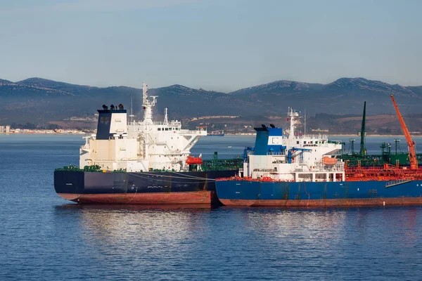 Два грузовых судна в Гибралтере — стоковое фото