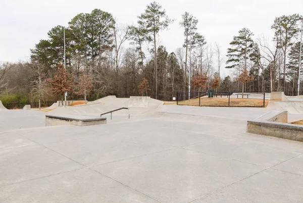 Yeni beton Skate Park — Stok fotoğraf