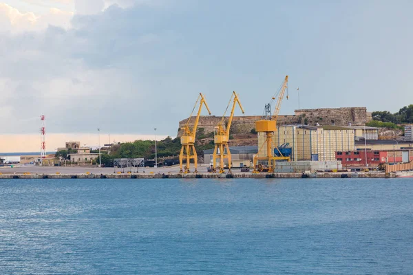 Three Yellow Shipping Cranes — Stock Photo, Image