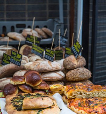 Taze ekmek ve fırın ürünleri