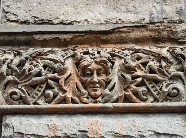 Face in Stone Building Detail — Stock Photo, Image