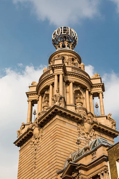 Dzwonnica na Opera Narodowa — Zdjęcie stockowe