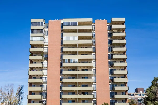 Modern Apartment Building with Balconies — Stock Photo, Image