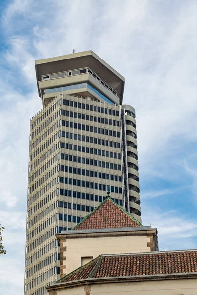 Edifícios modernos em Barcelona — Fotografia de Stock