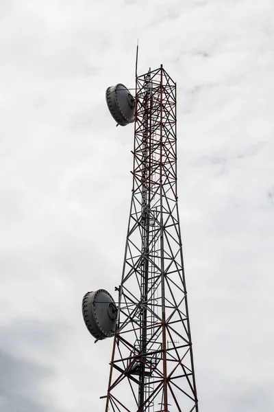 Microwave Tower in Clouds — Stock Photo, Image