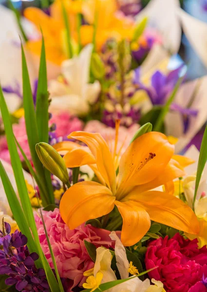 Lilies in Spring Bouquet — Stock Photo, Image