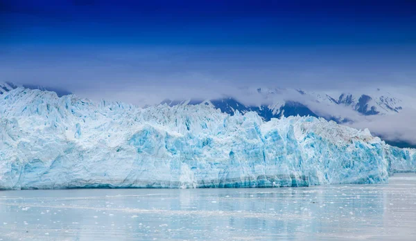 Glaciar bajo el cielo índigo — Foto de Stock