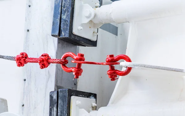 Red Cable and Turnbuckles — Stock Photo, Image