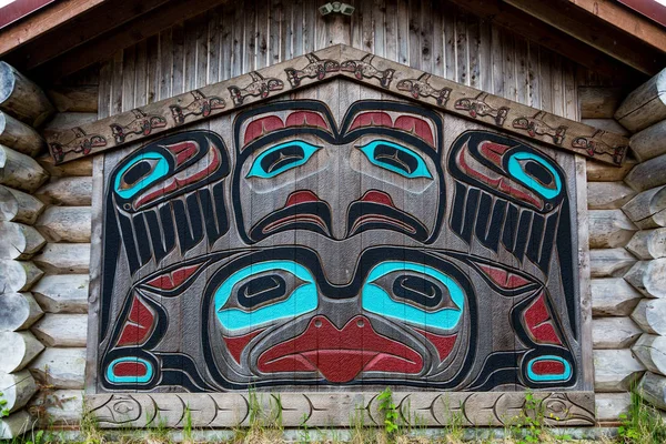 Carving on Lodge House — Stock Photo, Image