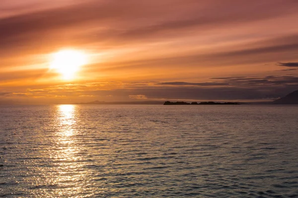 Röd himmel på natten — Stockfoto