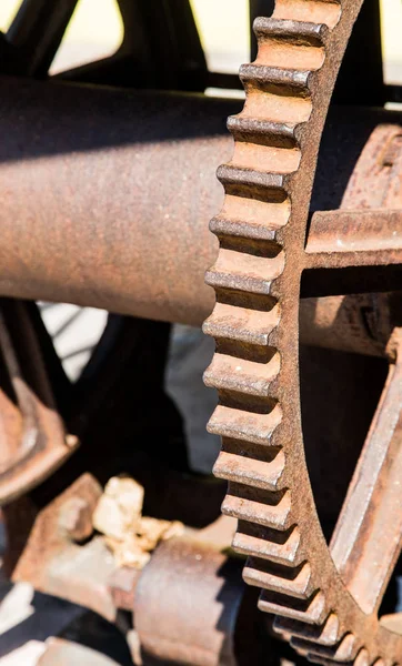 Zähne alter rostiger Zahnräder — Stockfoto