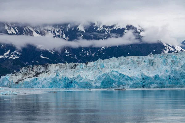 ハバード氷河の青氷 — ストック写真
