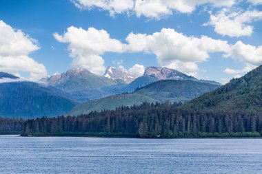 Alaskan dağlar mesafe içine