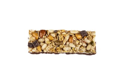 Beyaz arka plan üzerinde gevrek Granola Bar