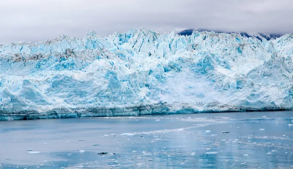 푸른 빙하 얼음 채널에 — 스톡 사진