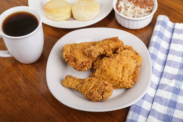 Jantar de frango frito e café — Fotografia de Stock