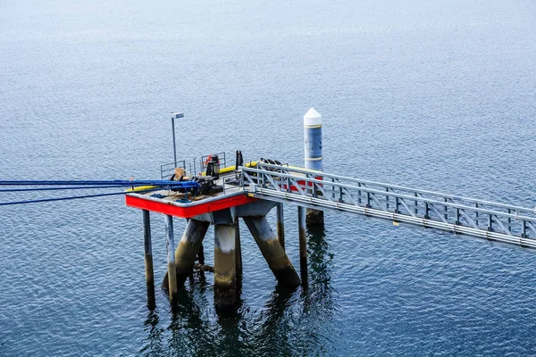 Ropes and Bridge to Mooring Platform — Stock Photo, Image