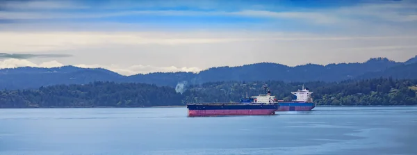 İki tanker kıyıya British Columbia ' — Stok fotoğraf