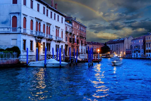 Arco iris al atardecer en Venecia — Foto de Stock