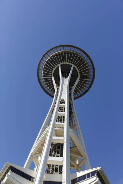 Space Needle aşağıdan — Stok fotoğraf