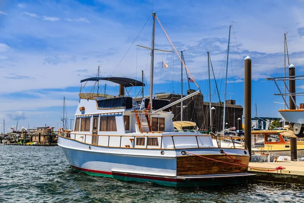 A Fishing Trawler — Stock Photo, Image