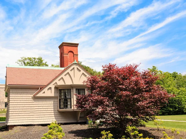 Small Cottage with Brick Chimney — Stock Photo, Image