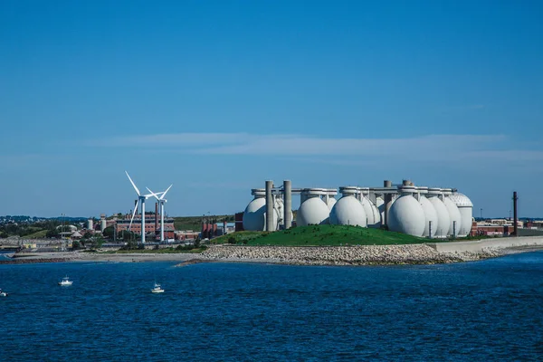 Windmills and Water Treatment — Stock Photo, Image