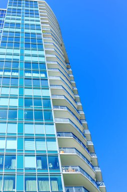 Yeşil cam ve balkon