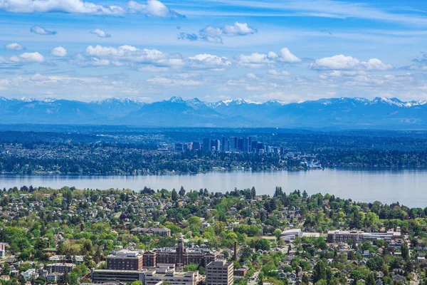 Bellevue en Cascades uit Seattle — Stockfoto