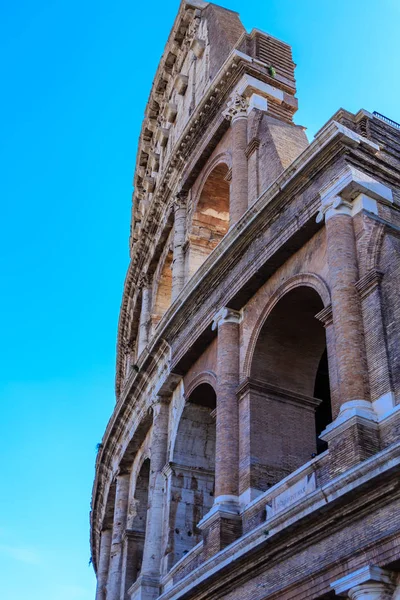 Trasiga valv på Coloseum — Stockfoto