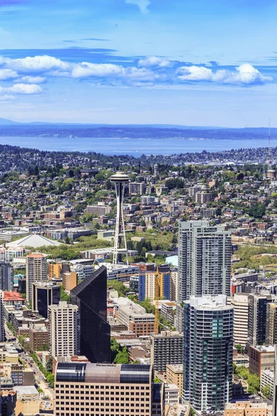 Space Needle och blå utanför — Stockfoto