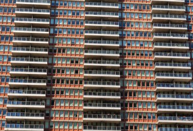 Sütunları balkon tuğla apartman