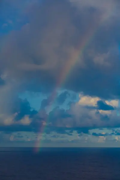 海の上の虹 — ストック写真