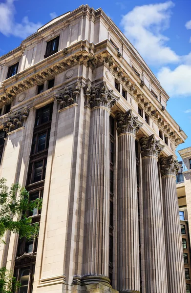 Boston'da eski taş sütunlar