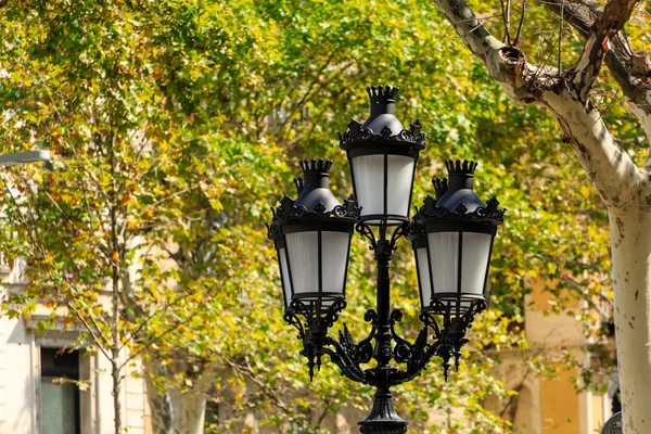 スペインの伝統的な街灯 — ストック写真