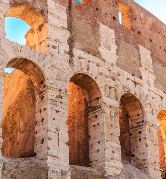 Arcos antigos no Coliseu — Fotografia de Stock