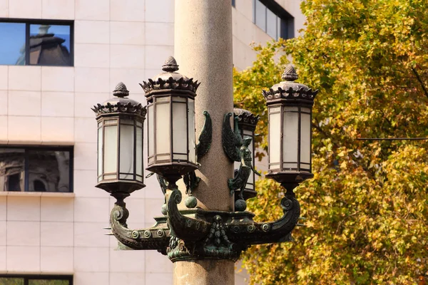 Old Lamps on LIghtpole — Stock Photo, Image