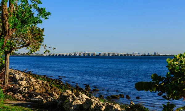 Puente a través de la bahía de Vizcaya —  Fotos de Stock