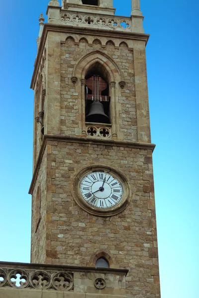 Old Stone Clock Tower in Barcelona — Stock Photo, Image