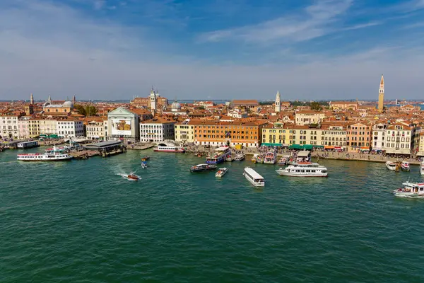 Ferries in Canal in Venice — Stock Photo, Image
