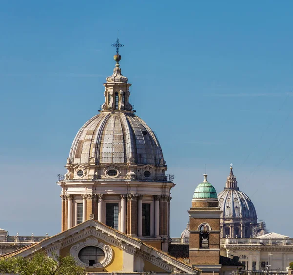 Tres cúpulas en Roma — Foto de Stock