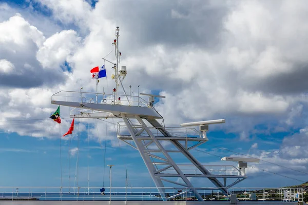 Banderas en la Torre de Barcos —  Fotos de Stock